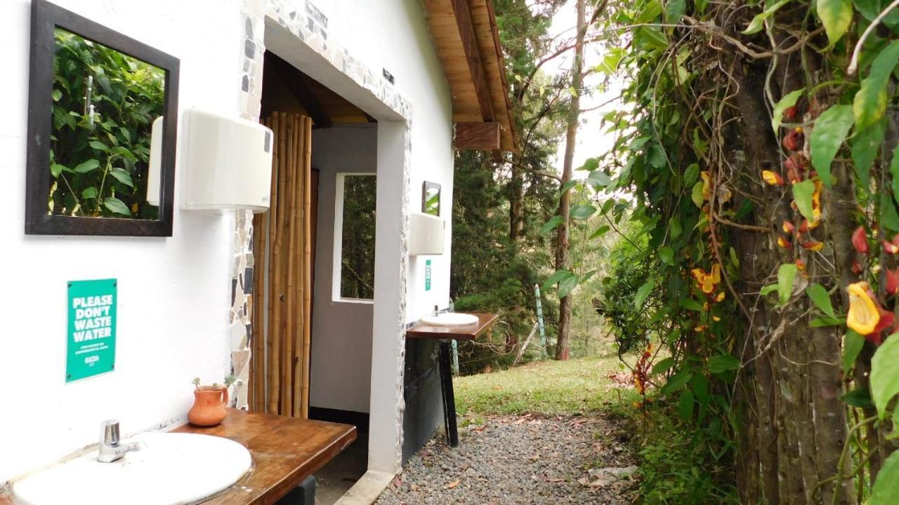 Bacoa Hostel Guatapé Buitenkant foto
