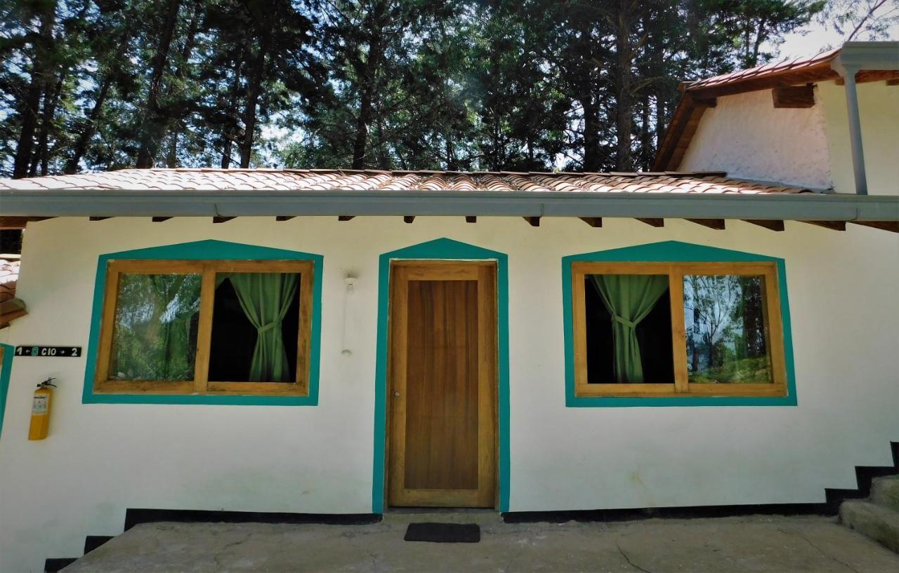 Bacoa Hostel Guatapé Buitenkant foto