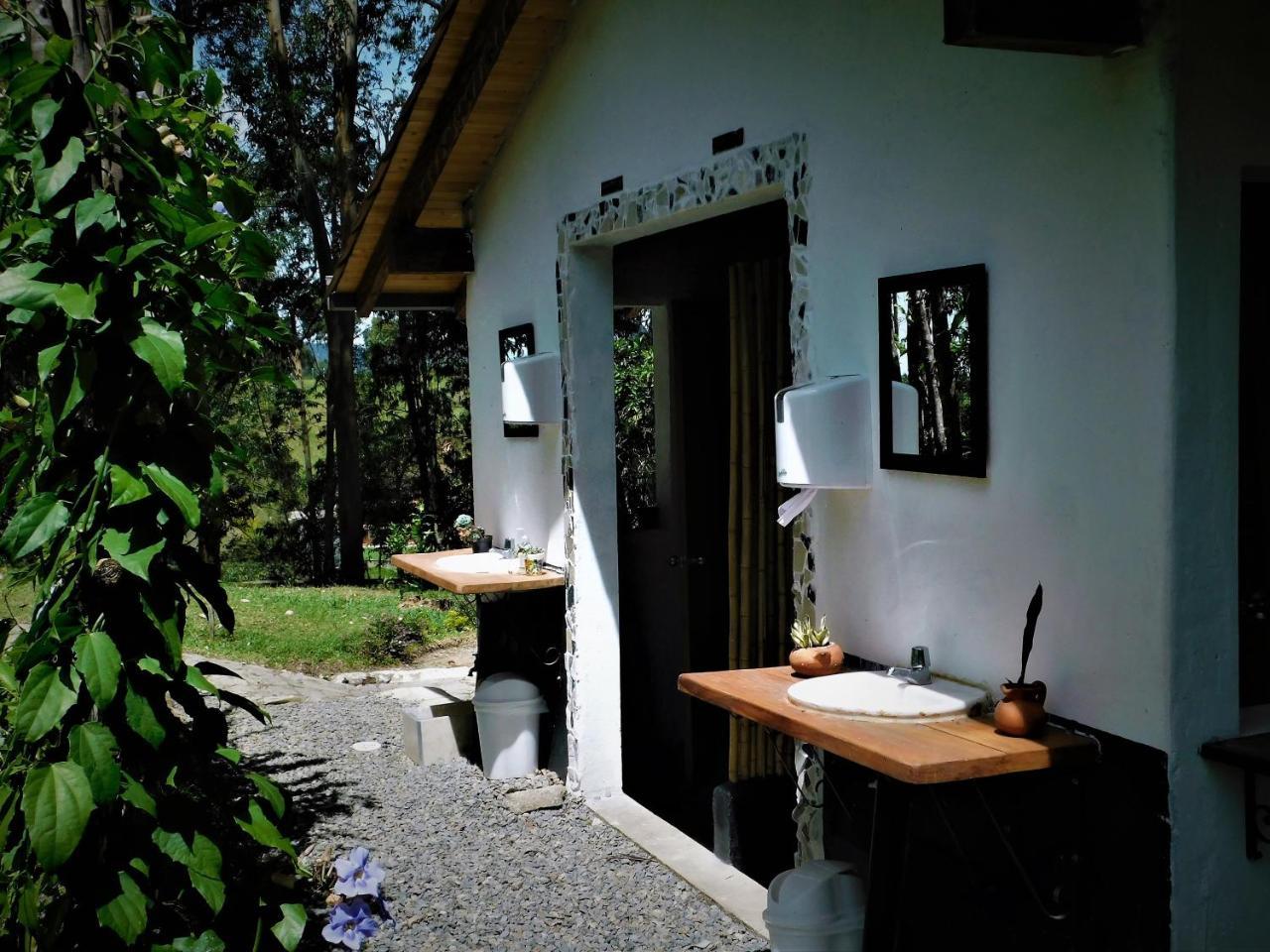 Bacoa Hostel Guatapé Buitenkant foto