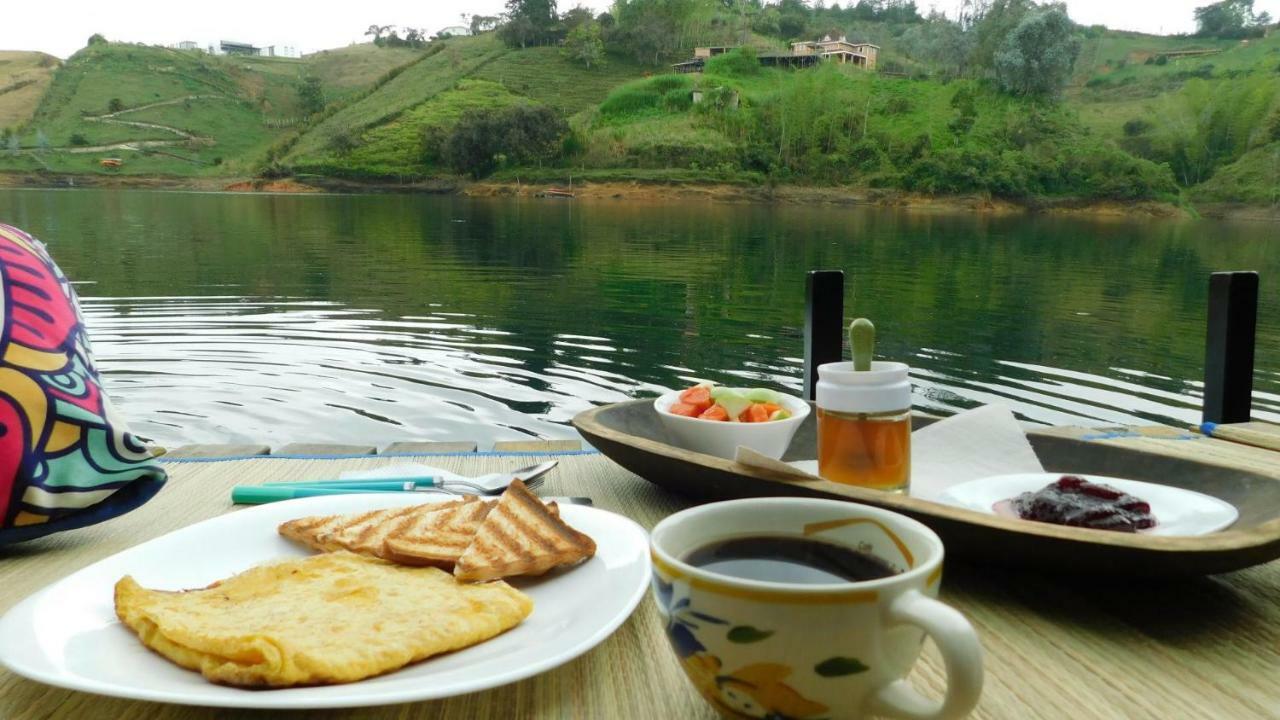 Bacoa Hostel Guatapé Buitenkant foto